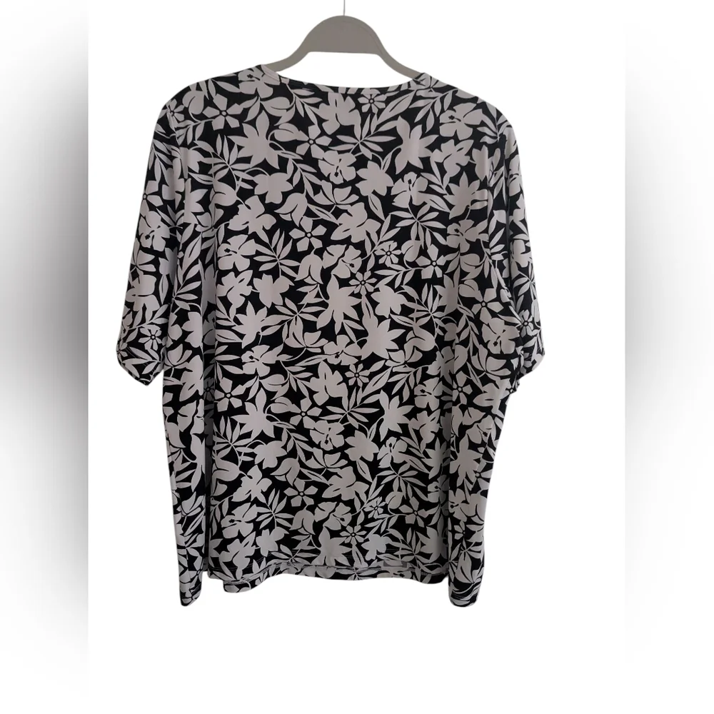 Lands' End Rash Guard - Picture 2 of 4